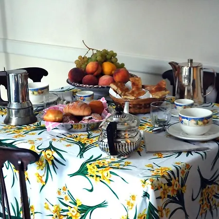 Flowers Bed and breakfast